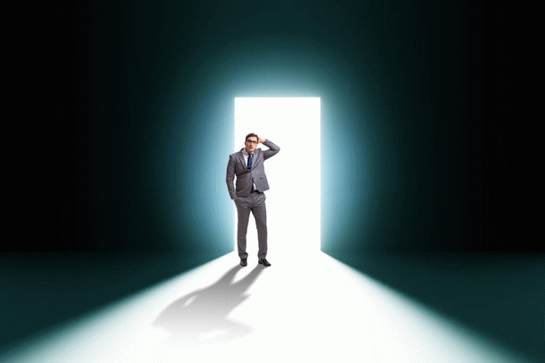 راز موفقیت در کسب درآمد از یوتیوب: 12 مورد حیاتی، سوالات متداول و جدول جامع